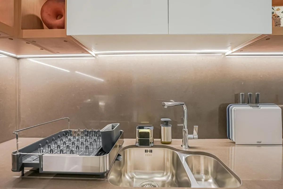 Modern 2BR High Floor Haven in Vida Dubai Marina - 3