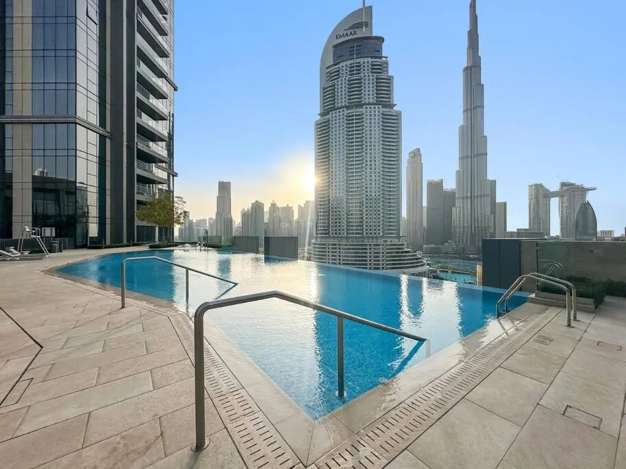 Modern 2BR with Harbor Views, Pool, & Concierge