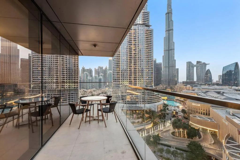 Modern 2BR with Harbor Views, Pool, & Concierge - 2