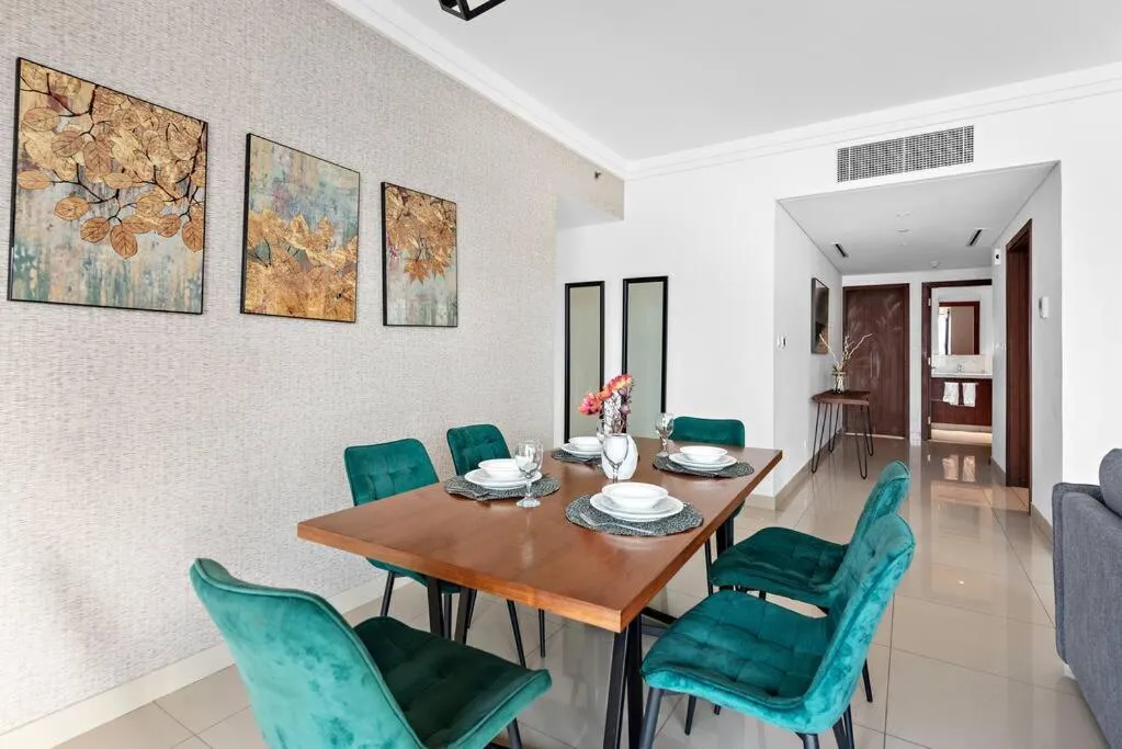 Modern 2BR with Harbor Views, Pool, & Concierge - 3