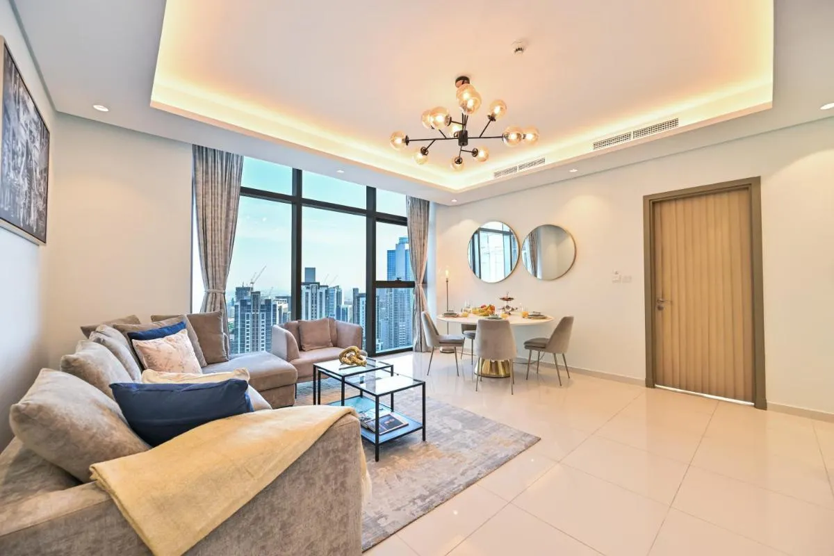 New Luxury SeaView 2Bed – Spectacular Rooftop Infinity Pool, Bar & Burj Views! - 3