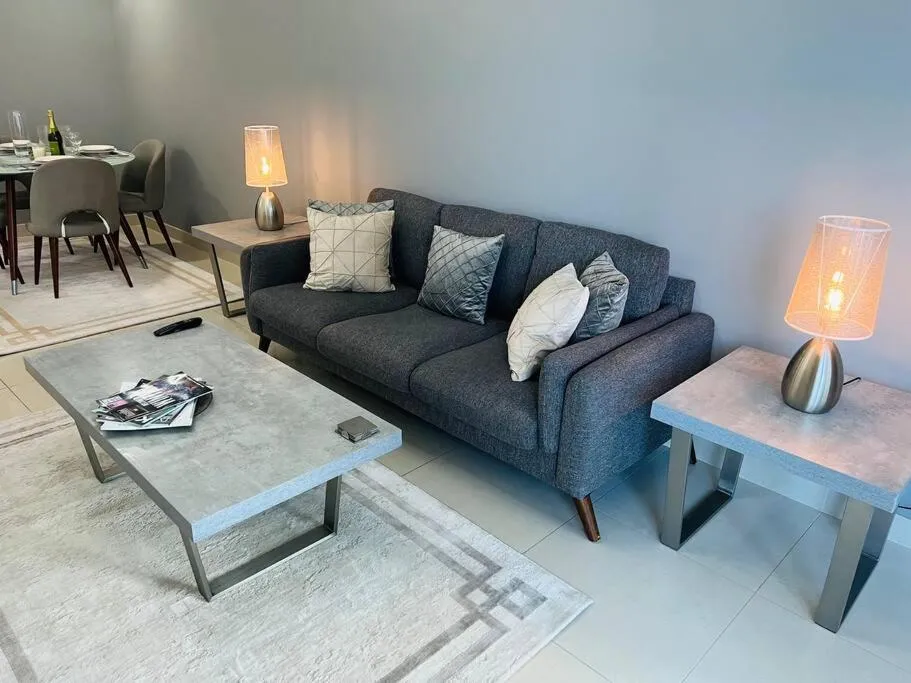 Ocean Heights – Spacious 1 Bedroom with Sea View & Free Parking - 2