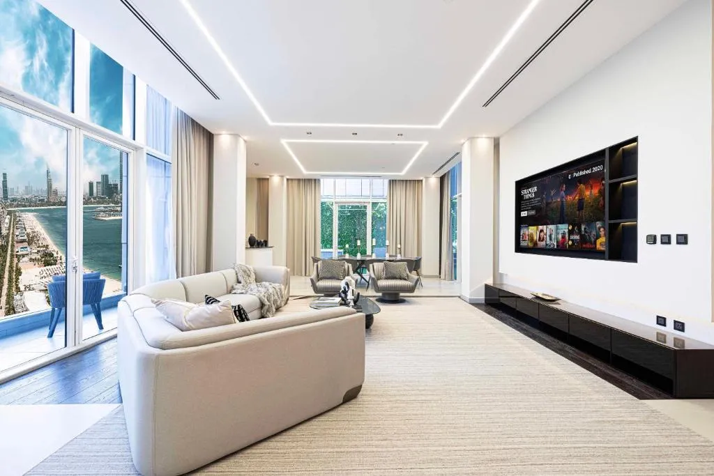 Oceana Resort Luxury Sky Villa with Panoramic Views, Super Size Terrace, Jacuzzi and Bar – by Exclusive Holiday Homes