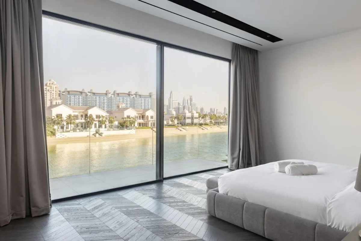 Palm Jumeirah Paradise – 5BR Villa – Infinity Pool - 2