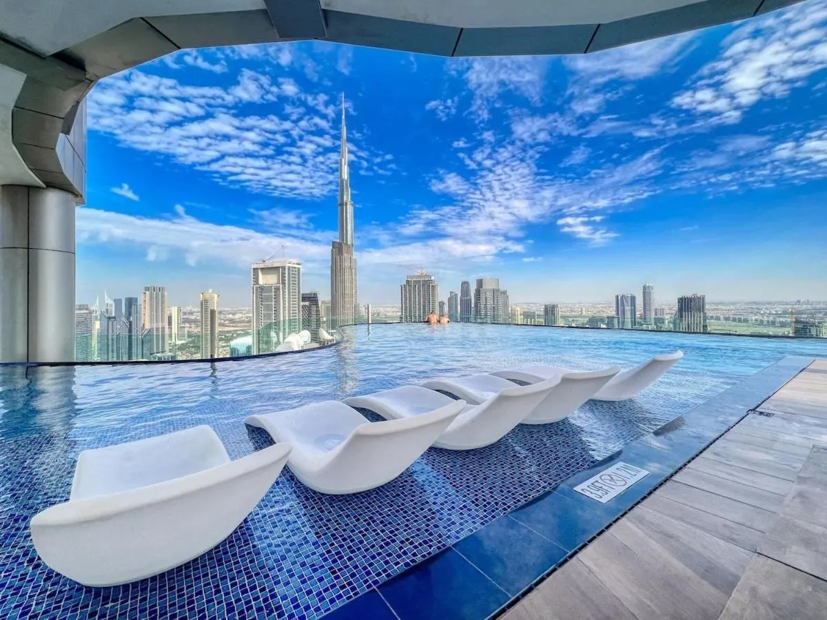 Panoramic Burj Khalifa views-64th floor infinity pool - 2