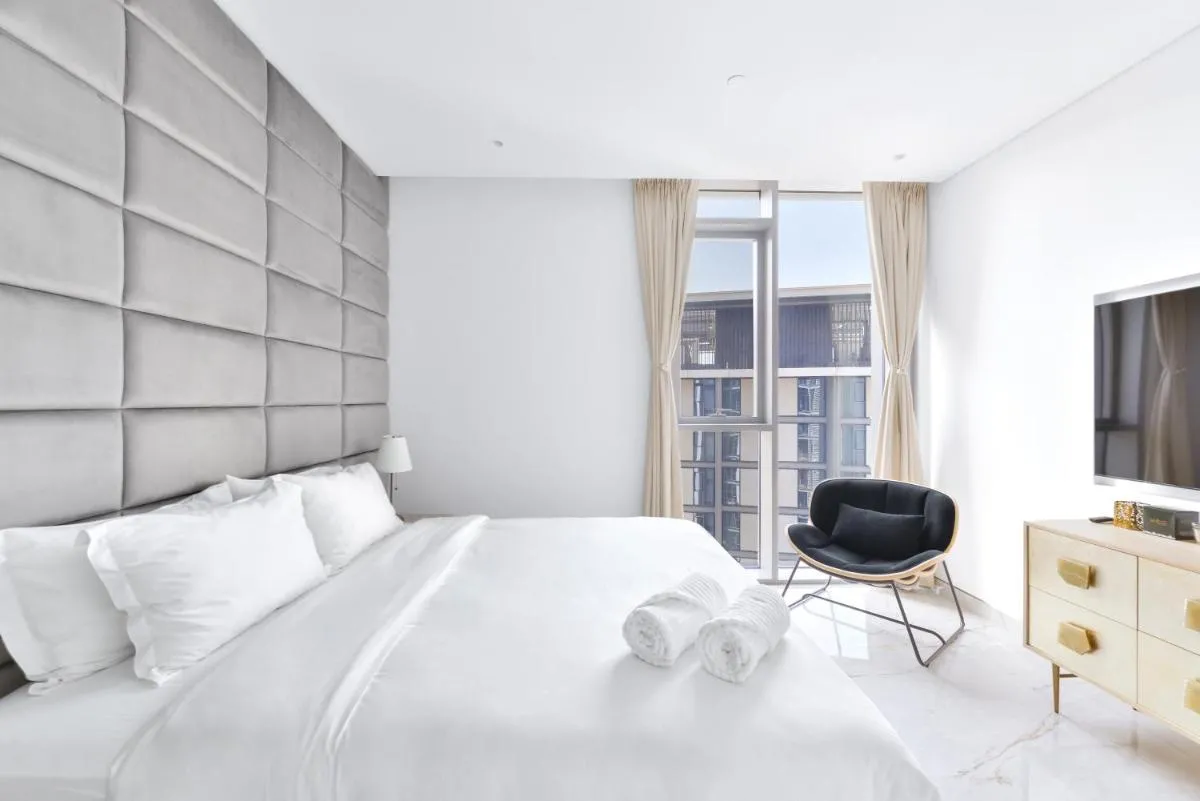 Premium 2+1 BR condo in the heart of Bluewaters Island - 2