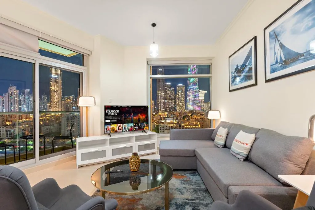 Prime 2BR with Balcony & Full Burj Khalifa Views