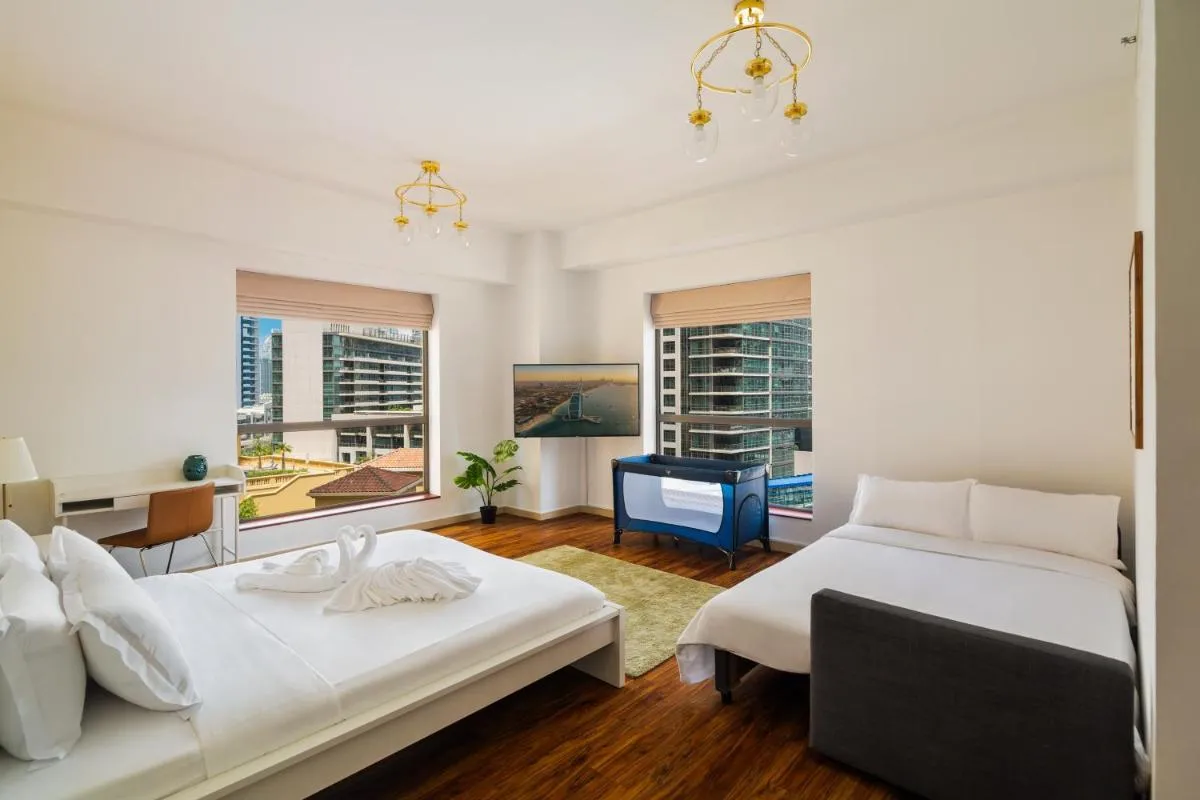 Prime Location! Spacious 5Bedroom plus Maidroom on JBR Beach near Metro ,Walk to The Mall, Dining & Entertainment – By Sunkissed Holiday Homes - 3