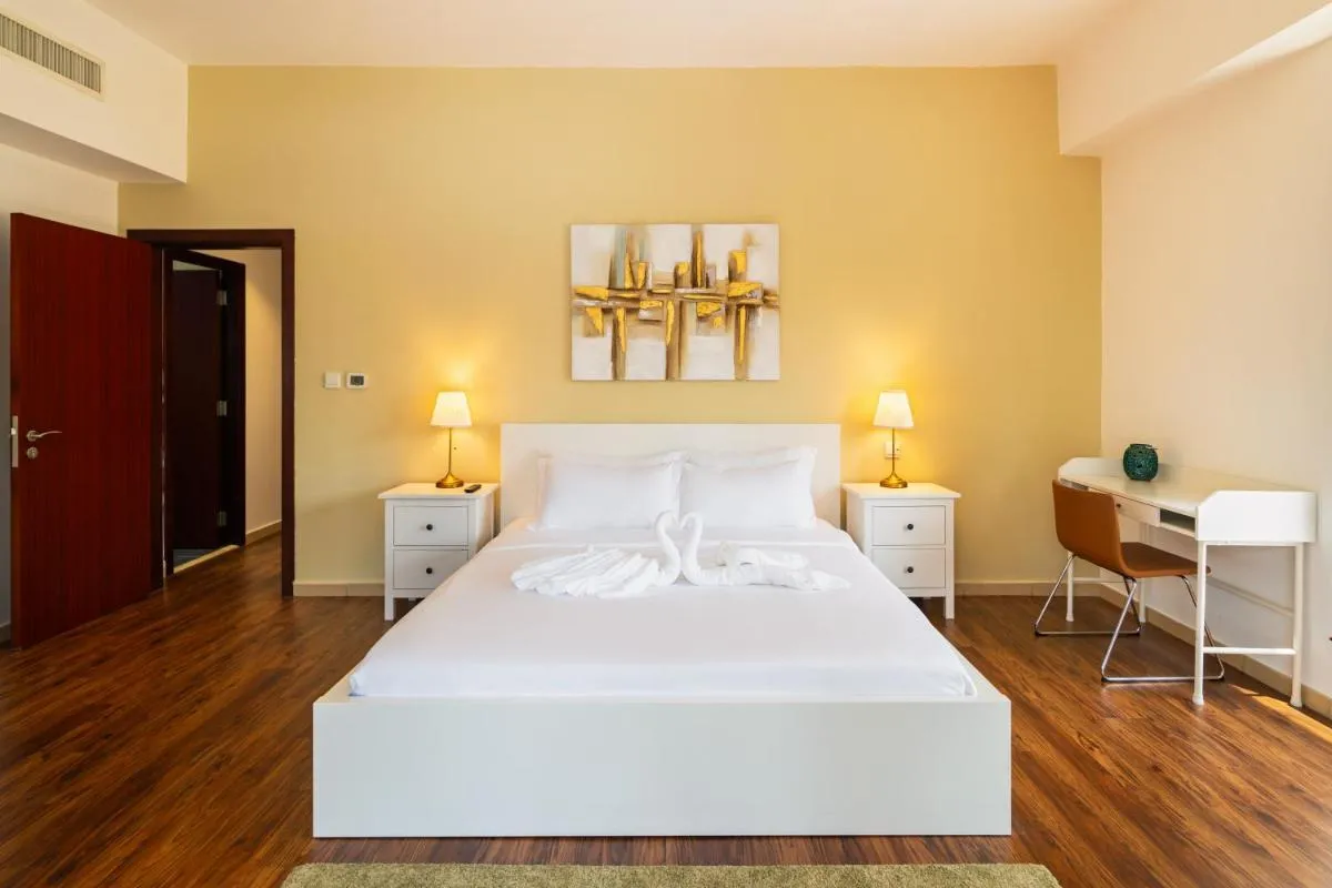 Prime Location! Spacious 5Bedroom plus Maidroom on JBR Beach near Metro ,Walk to The Mall, Dining & Entertainment – By Sunkissed Holiday Homes - 2