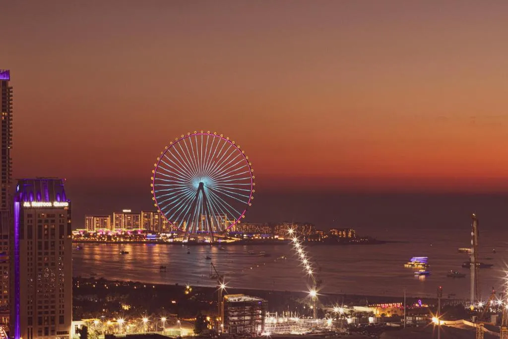 Prime Location – 2BR with Spectacular Sea View