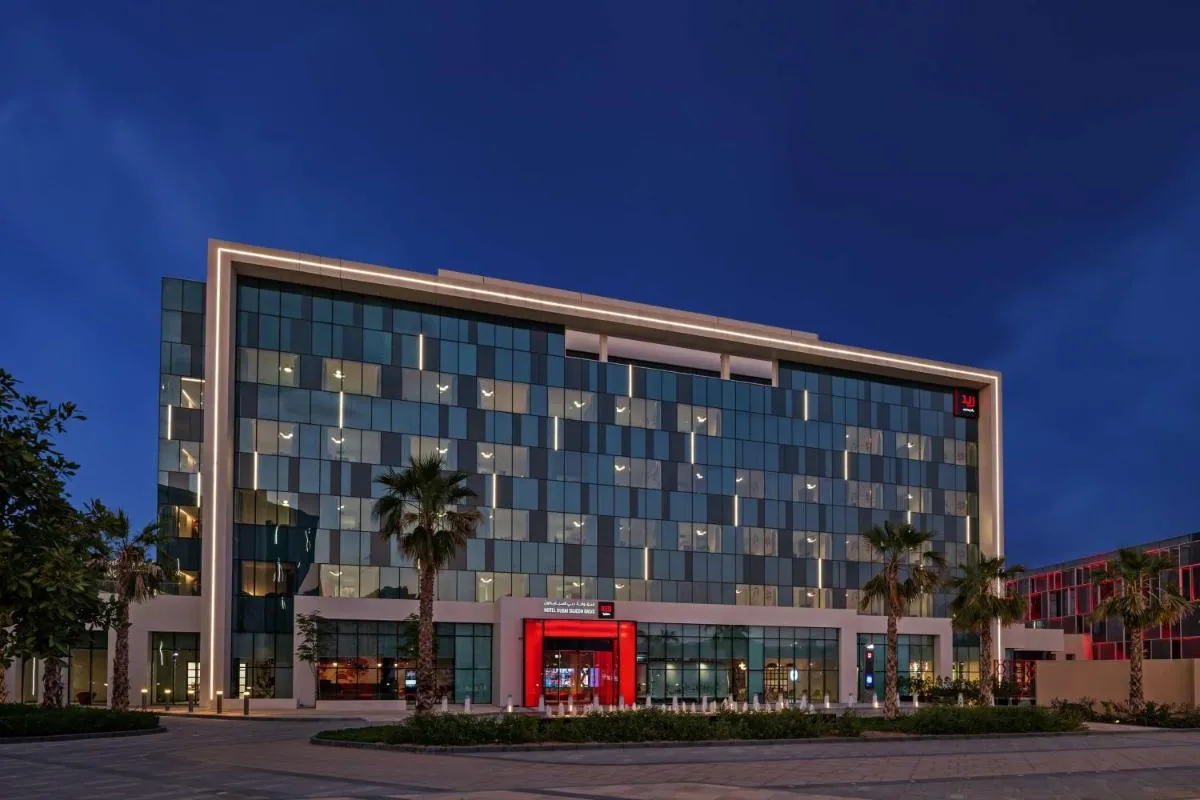 Radisson RED Dubai Silicon Oasis - 3