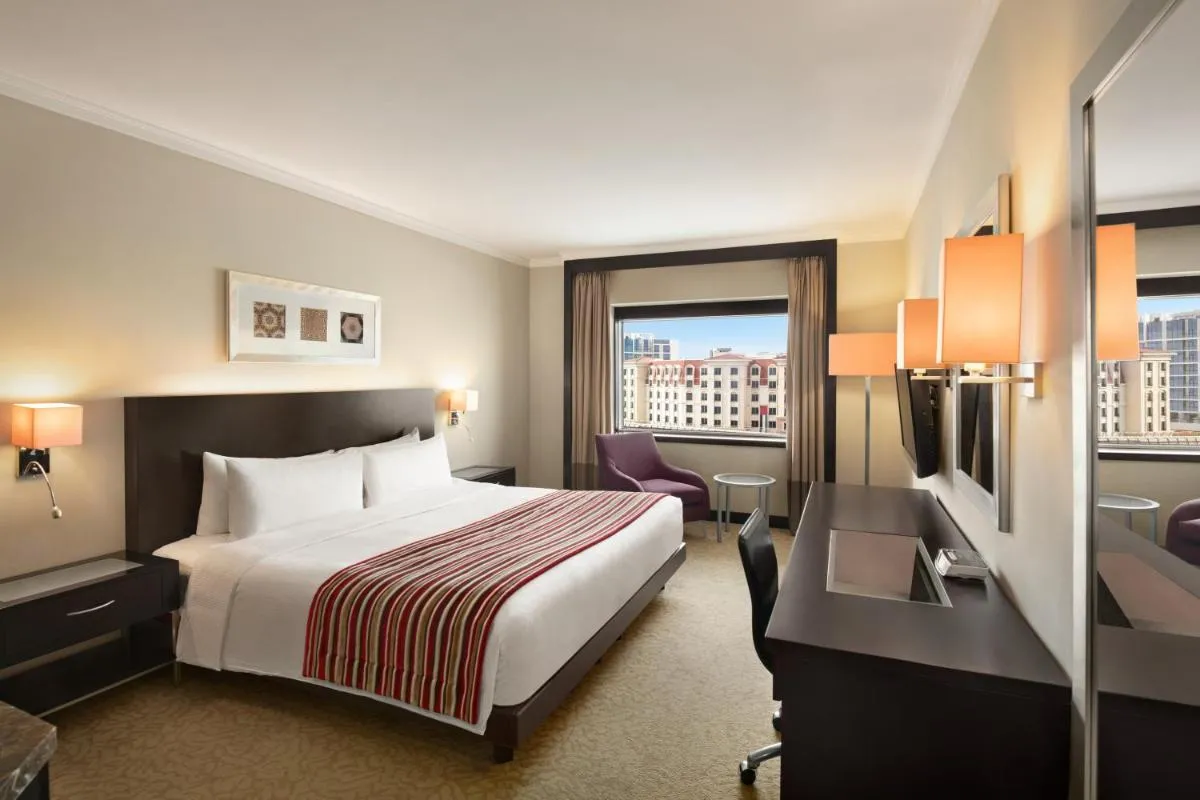 Ramada Plaza by Wyndham Dubai Deira - 2