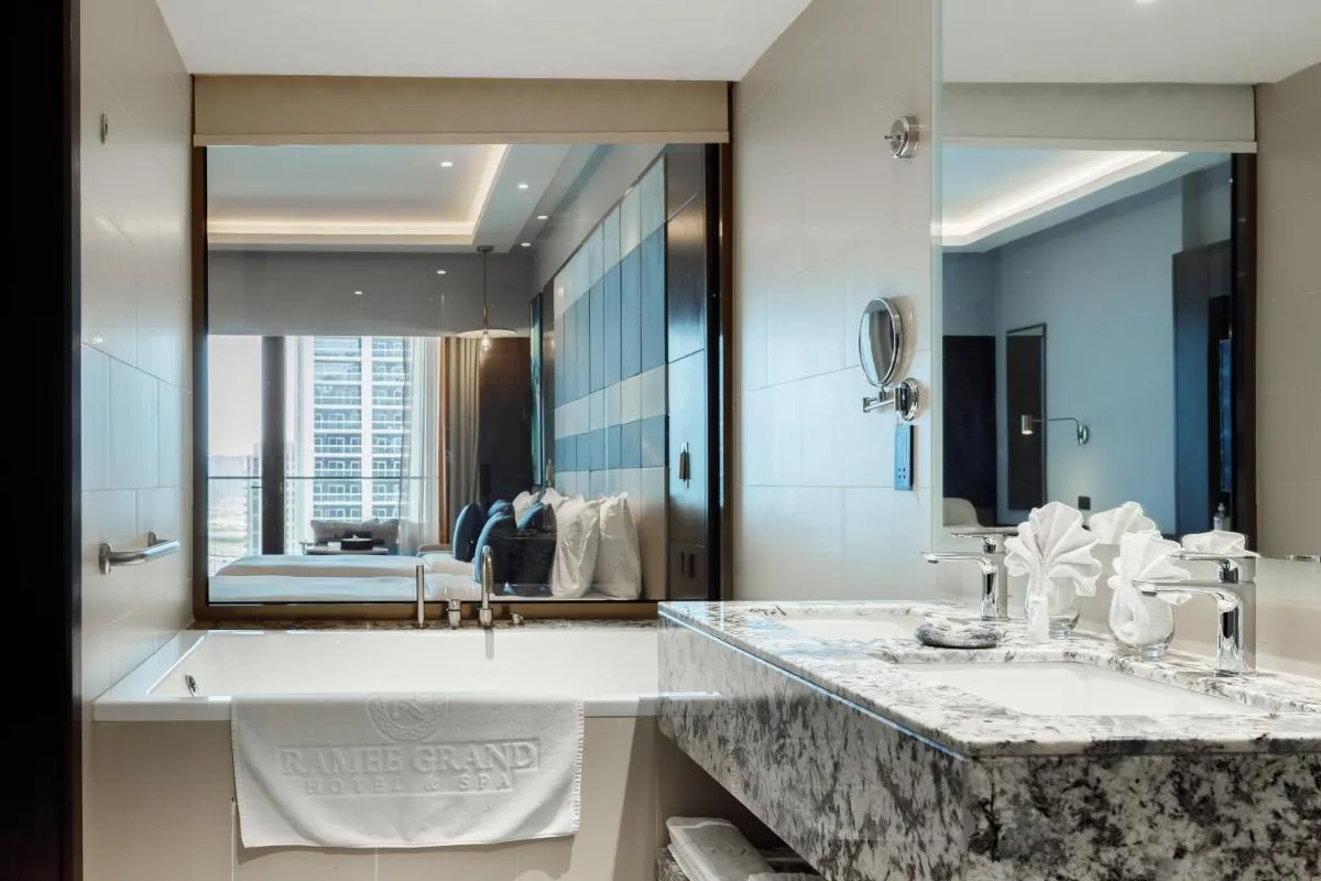 Ramee Dream Hotel Downtown - 3