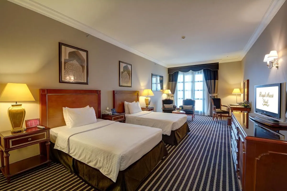 Royal Ascot Hotel - 2