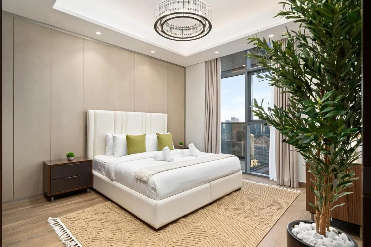 Royal Vista at Nobles Tower – Business Bay Dubai City Views – Brand New Luxury 3BR Apartment - 2