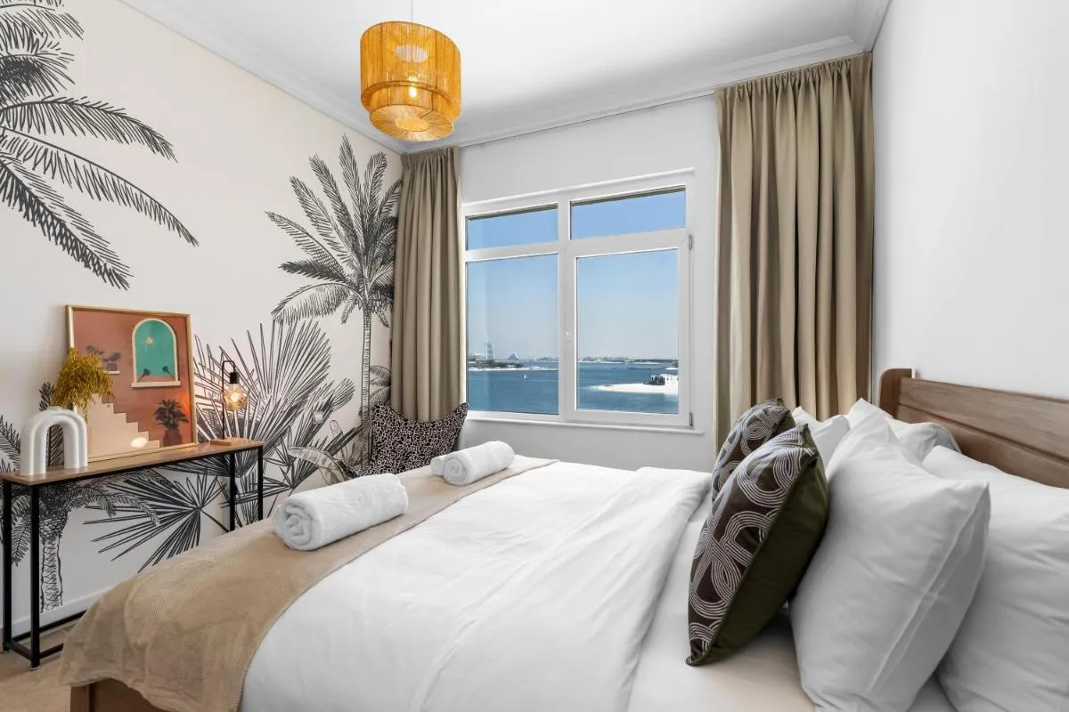 SHORELINE Private Beach 2 Bedroom Apartment with panoramic Sea View and Pool Palm Jumeirah - 2