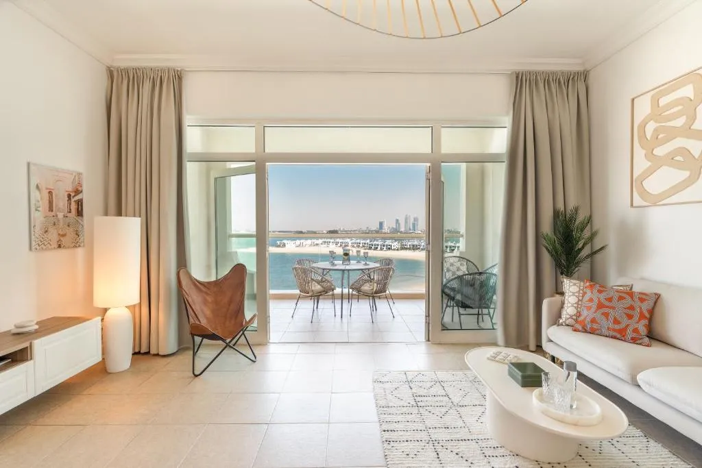SHORELINE Private Beach 2 Bedroom Apartment with panoramic Sea View and Pool Palm Jumeirah