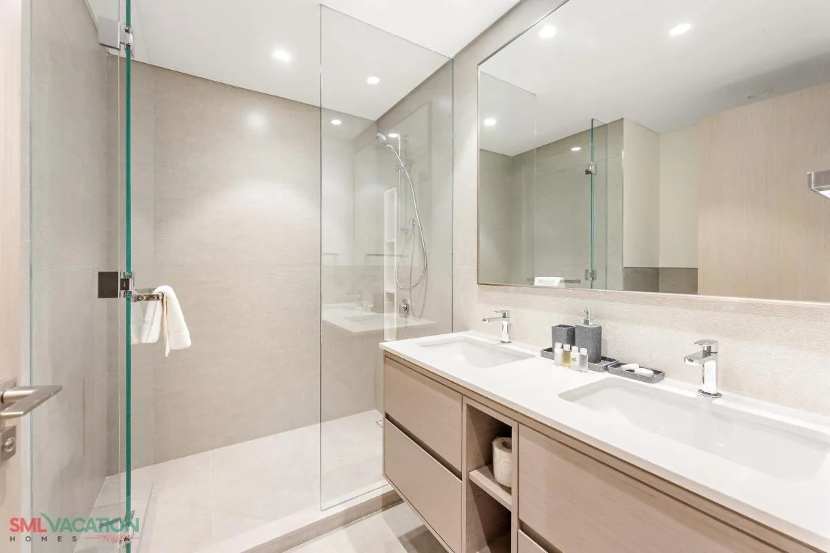 SML Vacation Homes – Sky High Apartments with Burj Khalifa and Dubai Fountain Views at Grande Signature, Downtown Dubai - 3