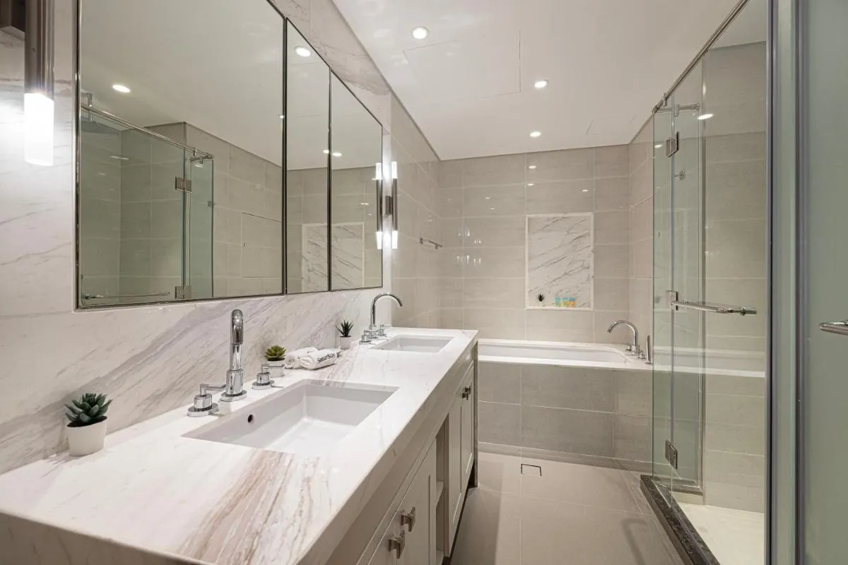 SmartStay at Opera Grand – Stunning Burj Khalifa Views – Brand New Luxury Residences - 3