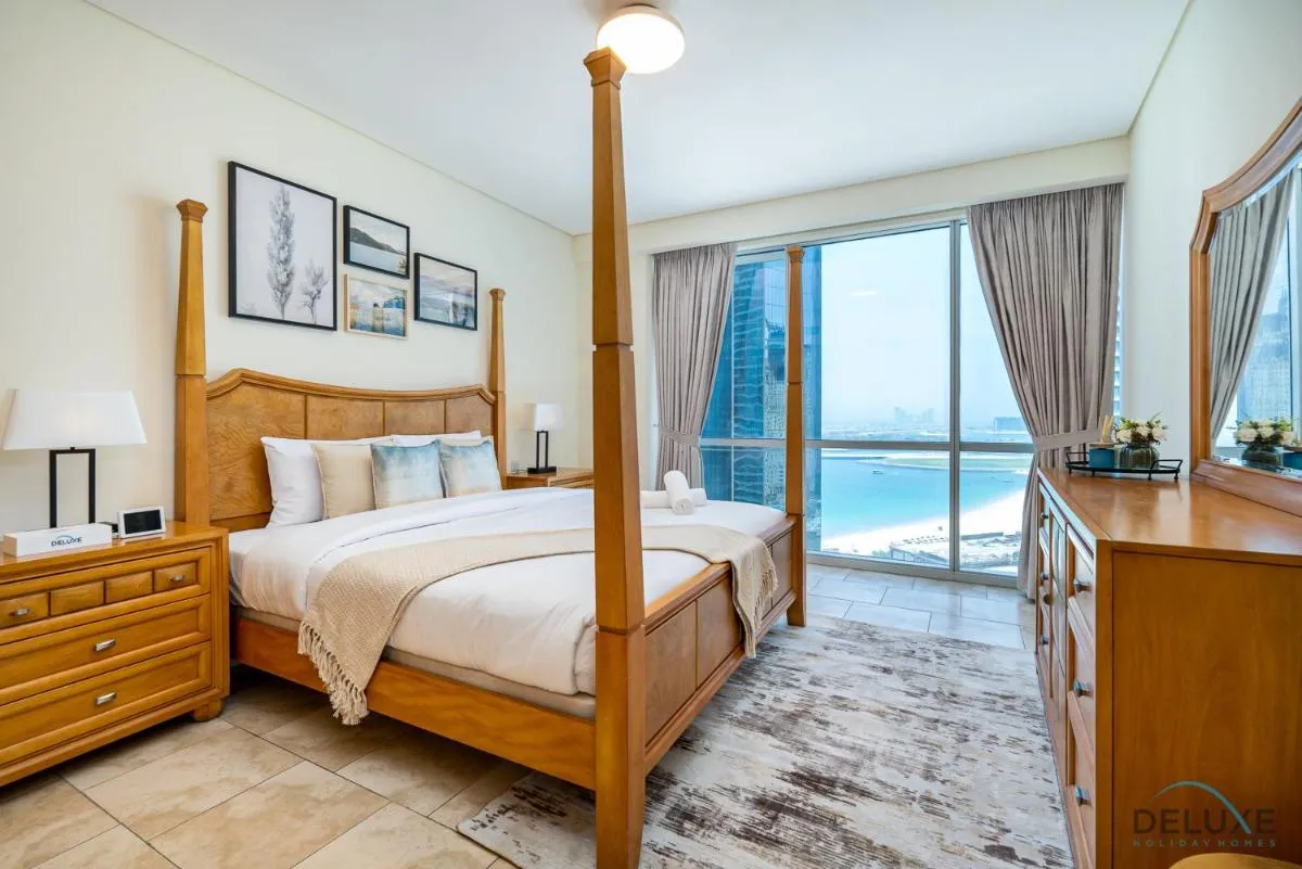 Sophisticated 3BR w/ Assistant’s Room at Al Fattan Marine Towers 2 JBR by Deluxe Holiday Homes - 2
