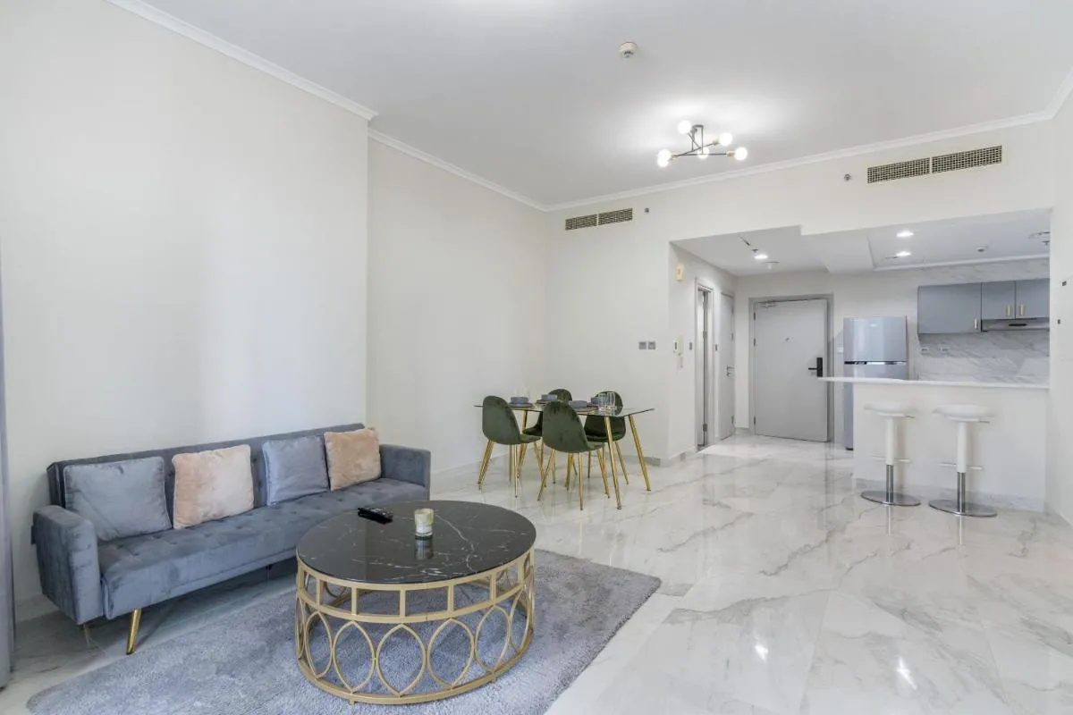 Spacious 1BR in the iconic Torch Tower, Dubai Marina – Allsopp&Allsopp - 3