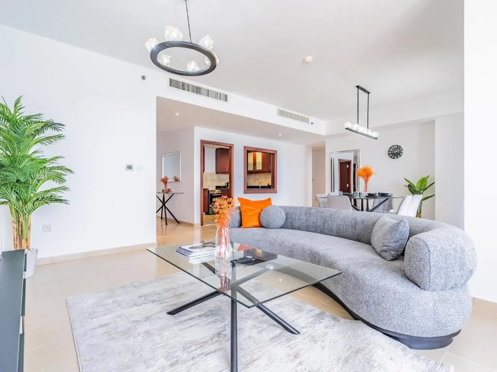 Spacious 2BR – Dubai Eye & Sea View – JBR