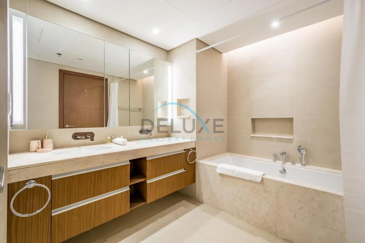 Spacious 3BR Apartment with Assistant Room & Stunning Creek Views in The Dubai Creek Residences South Tower 1, Creek Harbour by Deluxe Holiday Homes - 3