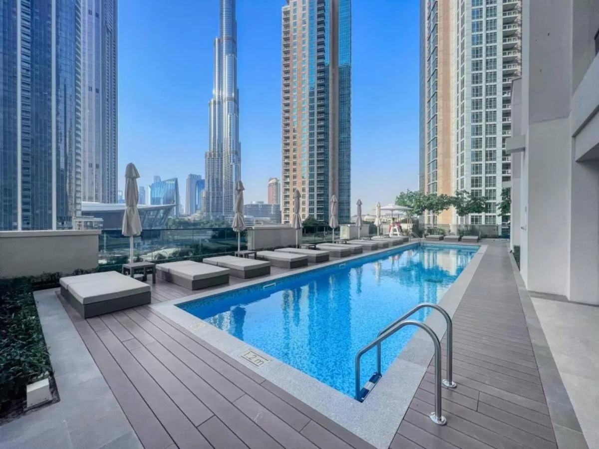 Spacious and Overlooking Burj & Fountains - 3