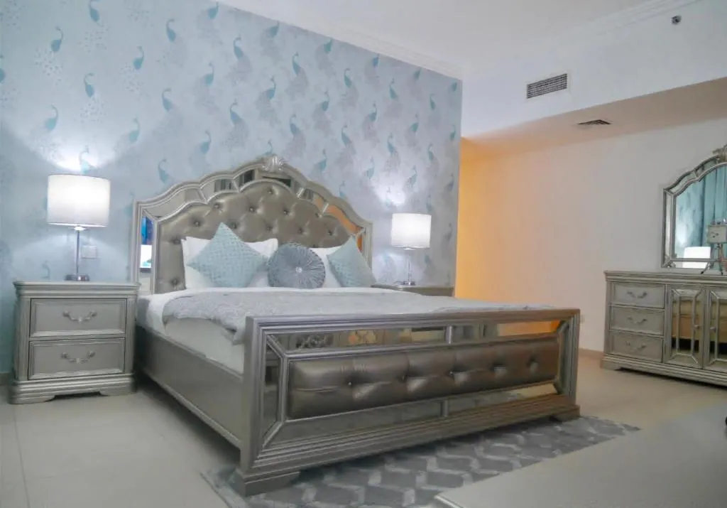 Stunning 5* 4BR-Oceanfront-Apartment