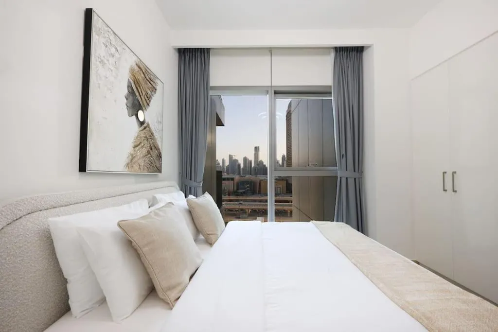 Stunning Burj Khalifa Views – Dubai Mall Access – Infinity Pool – MaxStays - 3