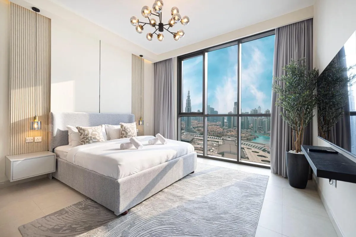 Stunning Burj Views New LUXE 2BR Dubai Mall Access - 2