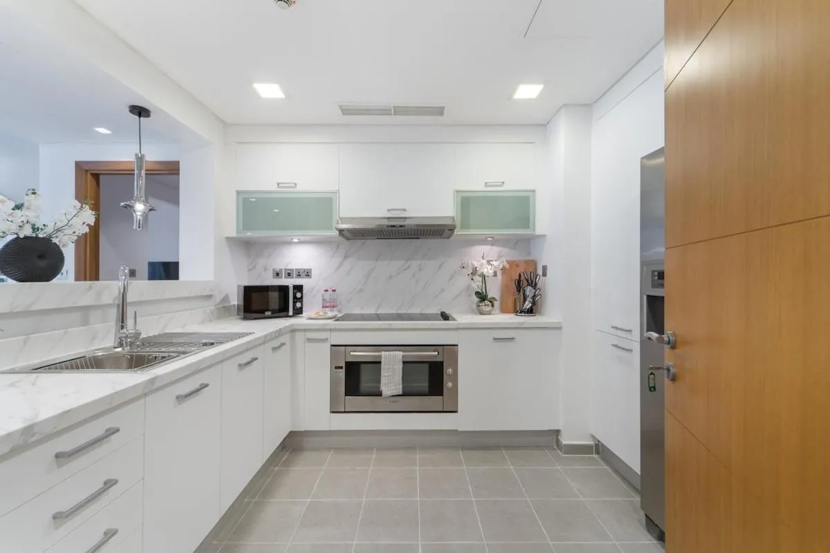 Stylish Relaxing 3-Bedroom Apartment Perfect for Family in Palm Jumeirah - 3