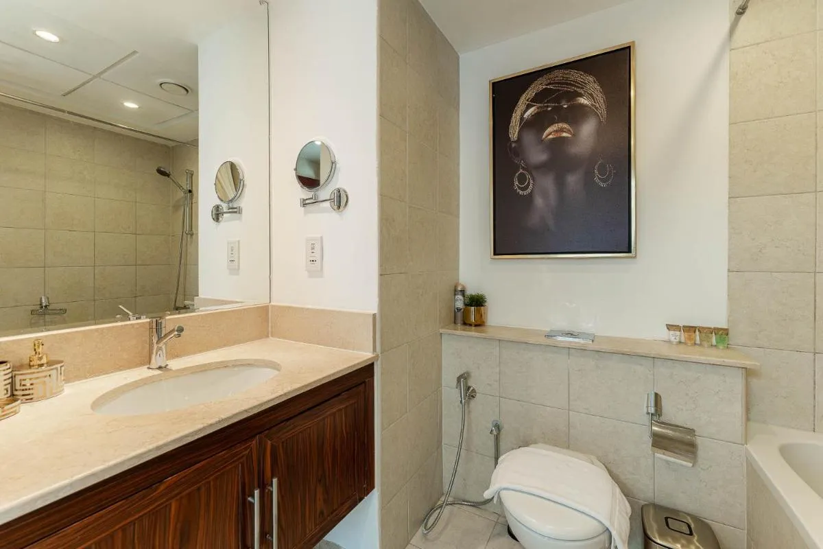 Superb 1-Bedroom apartment with full Burj Khalifa View – 5-min walk to Dubai Mall - 3
