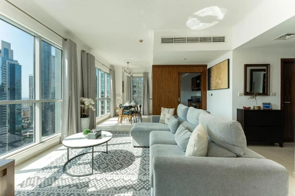Superb 1-Bedroom apartment with full Burj Khalifa View – 5-min walk to Dubai Mall