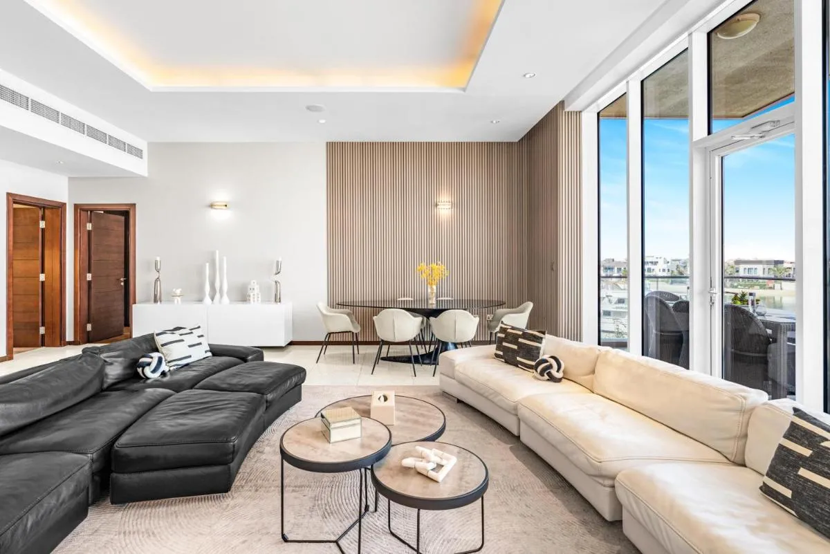 TIARA Residence Deluxe 3 Bedroom Apartment with private Beach, Burj & Atlantis Sea View - 2