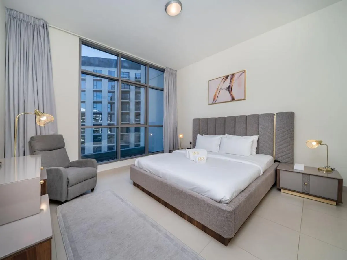 Tranquil 1 Bedroom Dubai Hills Escape - 2