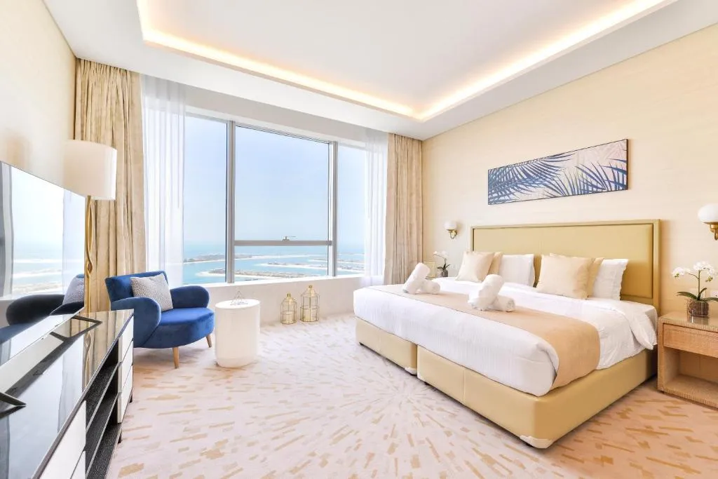 Ultra Luxury Palm Tower with Shared Hotel Facilities