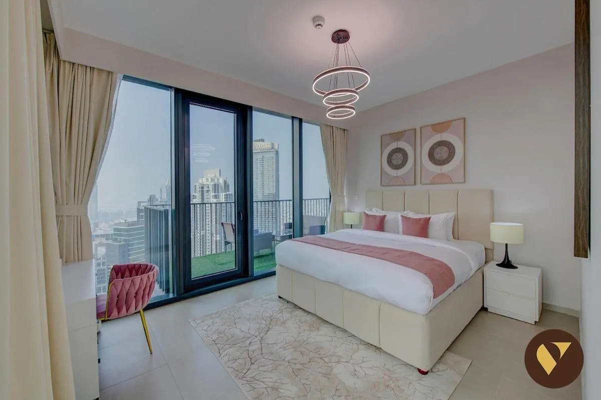 VOGUE 43rd Floor Boulevard Heights Downtown Dubai, Panoramic Skyline Views and Balconies - 2