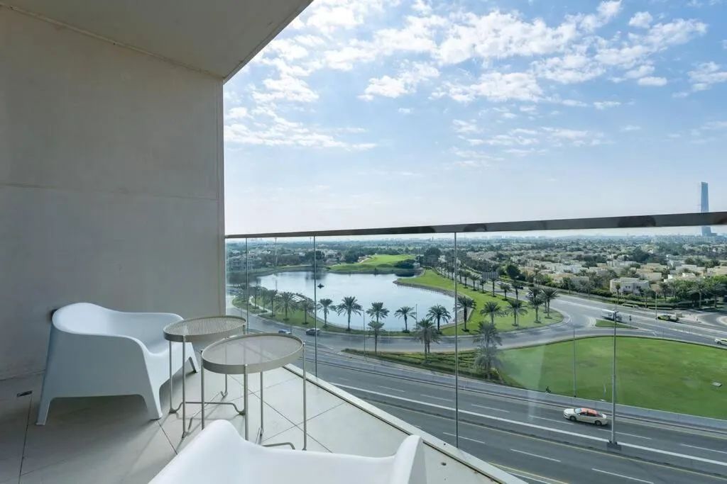 Vogue Golf Views Near Dubai Marina and Jumeirah beach – One Bedroom Apartment with balcony