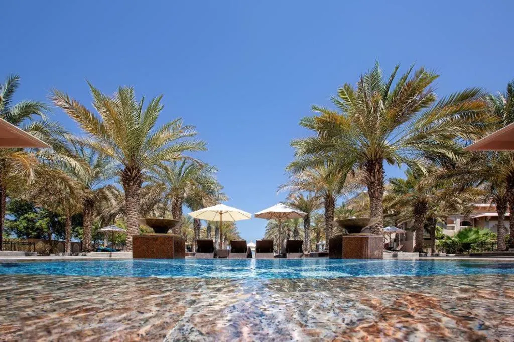 Vogue Luxury Three Bedroom and Kids Room at Grandeur Residence, Huge Private Sea-View Terrace, Private Beach Access, Get 30 percents off Zabeel Saray Dining - 3