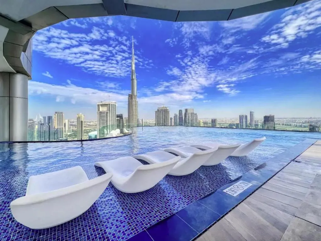 WonderfulStay at Paramount – Highest Infinity Pool – Burj Khalifa View – Brand New Luxury Apartments