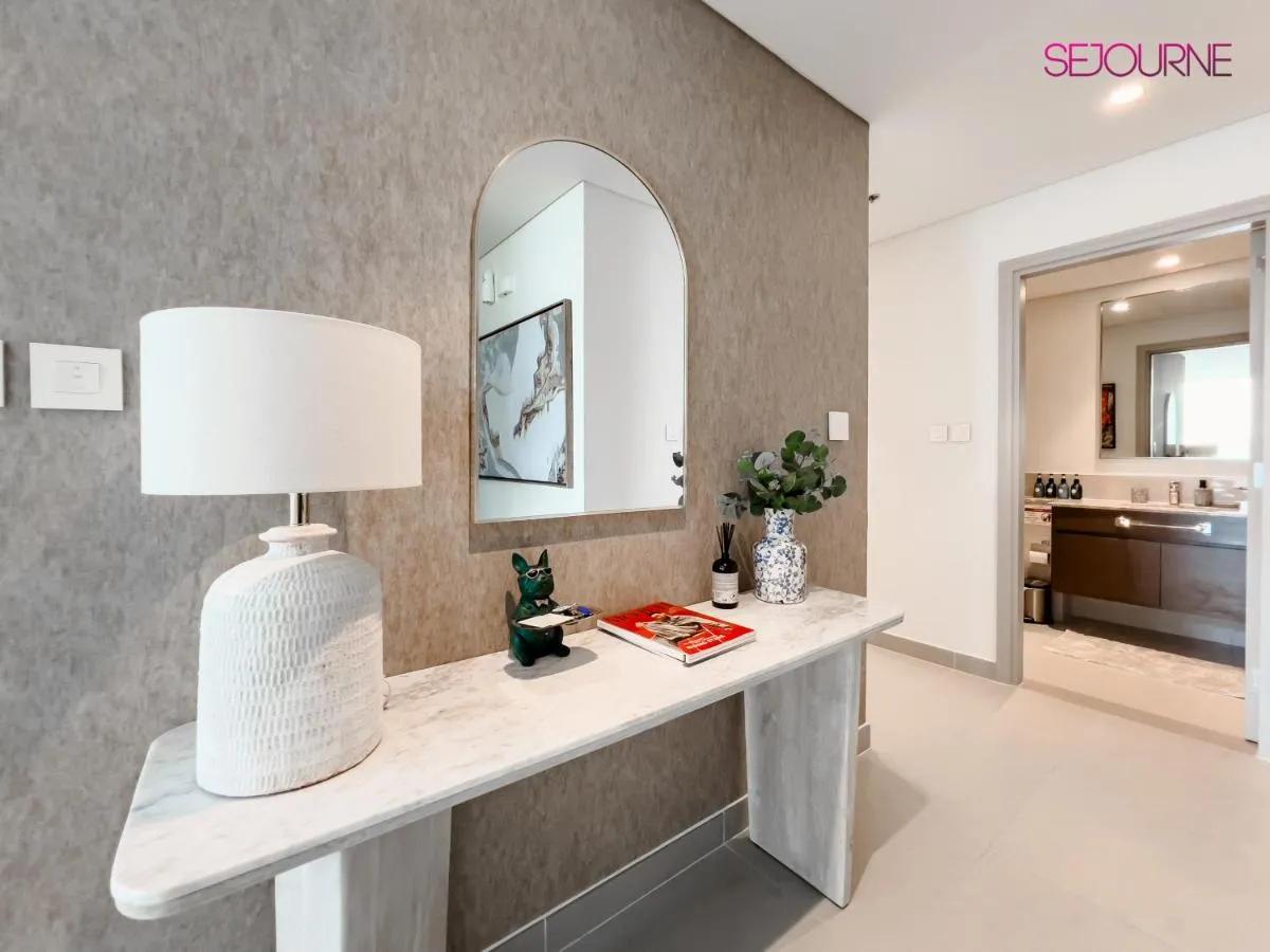 Wonderful 2BR Modernly Forte Tower Downtown - 3