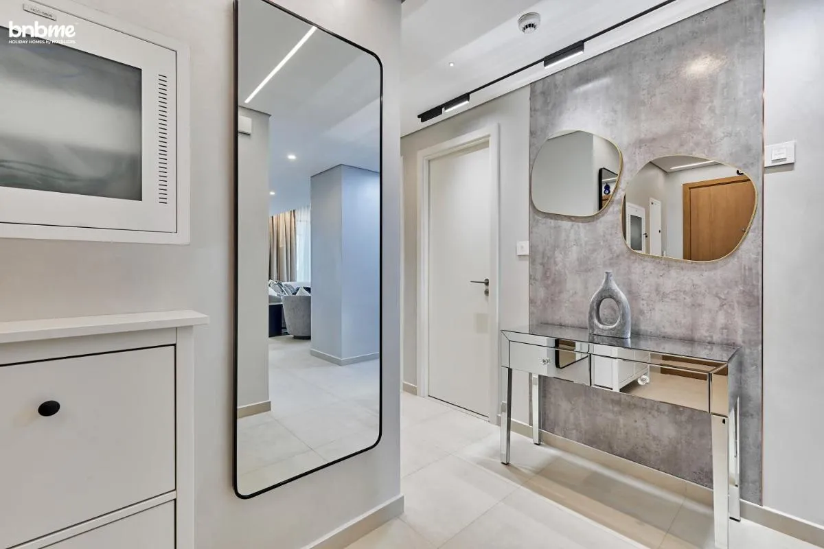 bnbmehomes – Downtown Views II - 3