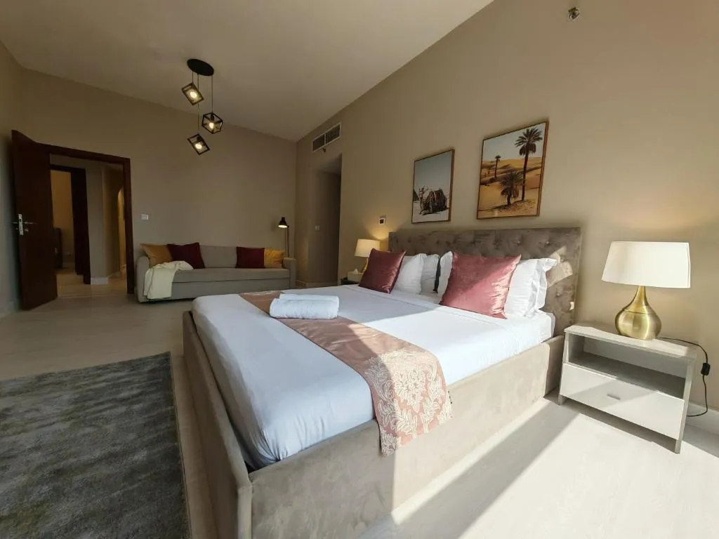 unique 3BR Aprt near Metro and Mall on JBR Beach