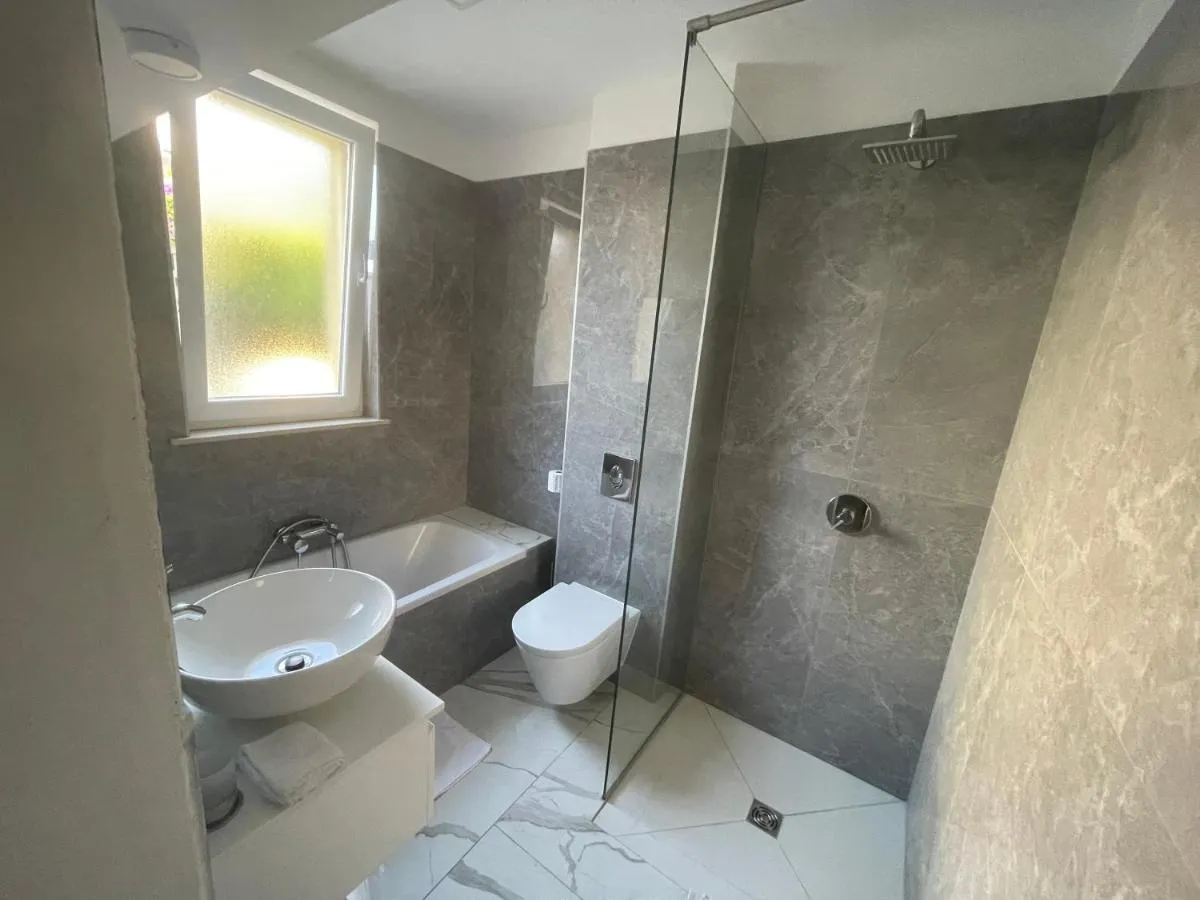 Image 2 of Adriatico