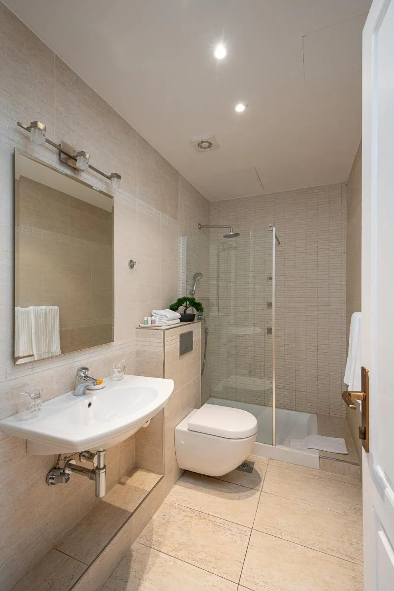 Image 3 of Blasius Residence