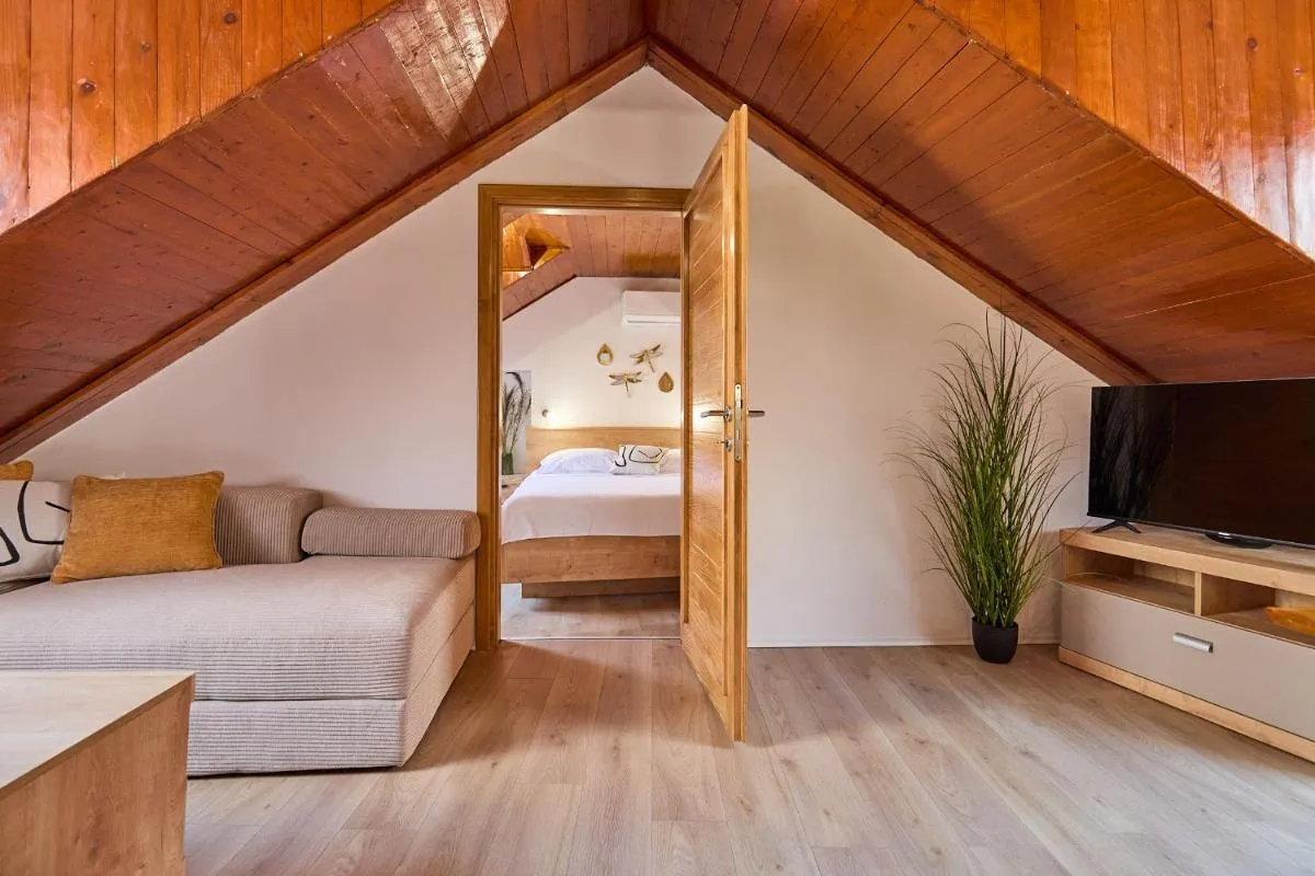 Image 4 of Hedera Estate Hedera A6