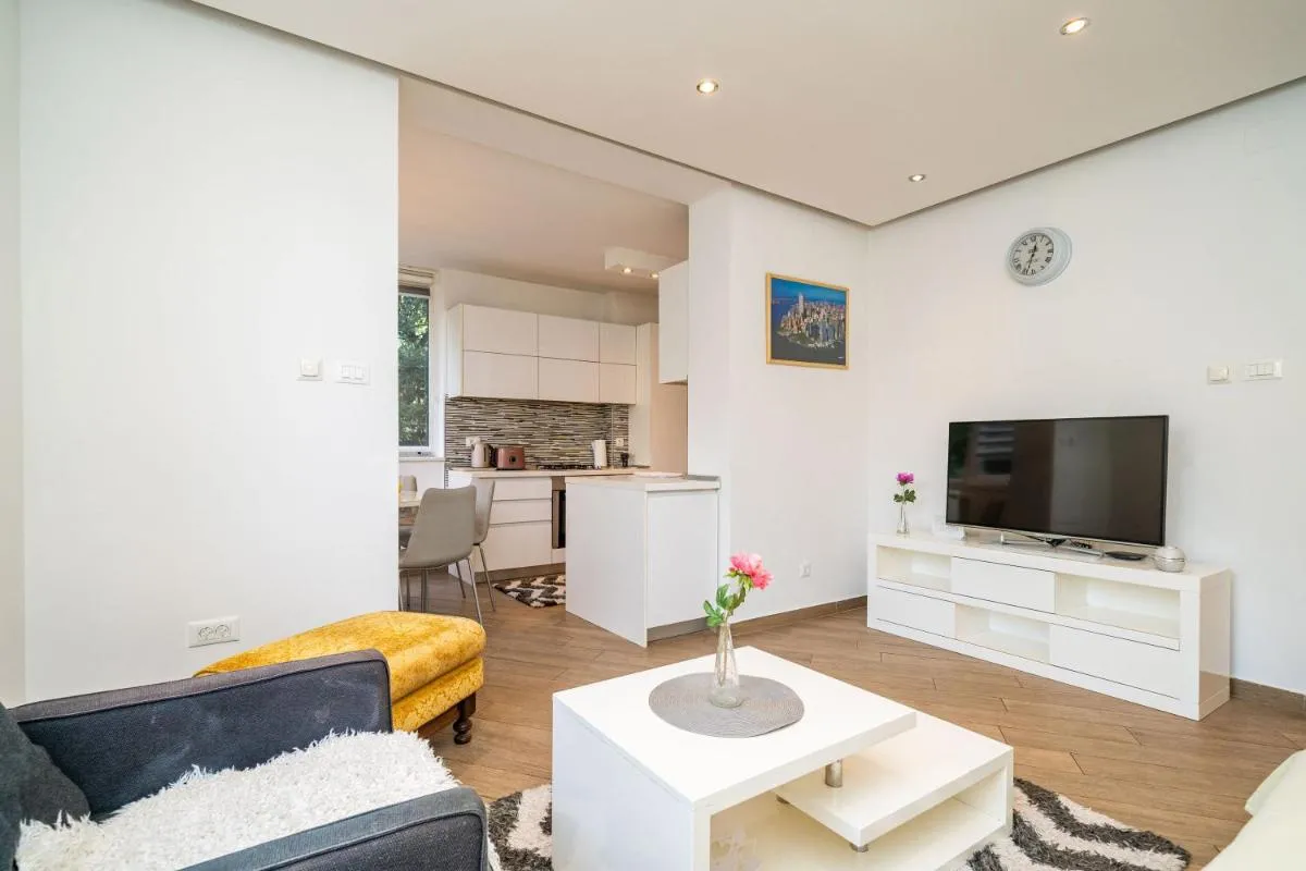 Image 4 of SPACIOUS TWO BEDROOM APARTMENT