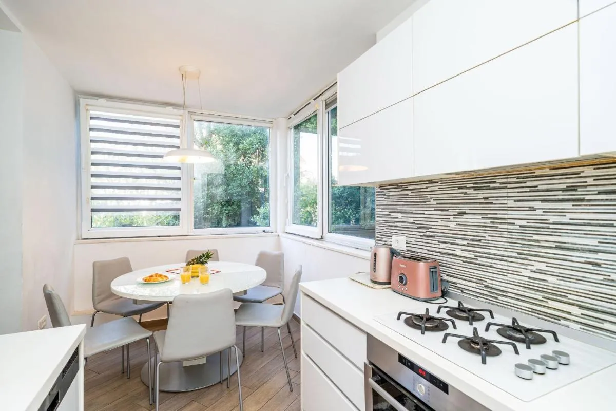 Image 3 of SPACIOUS TWO BEDROOM APARTMENT