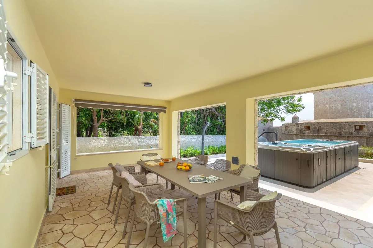 Image 2 of Villa Hedera V